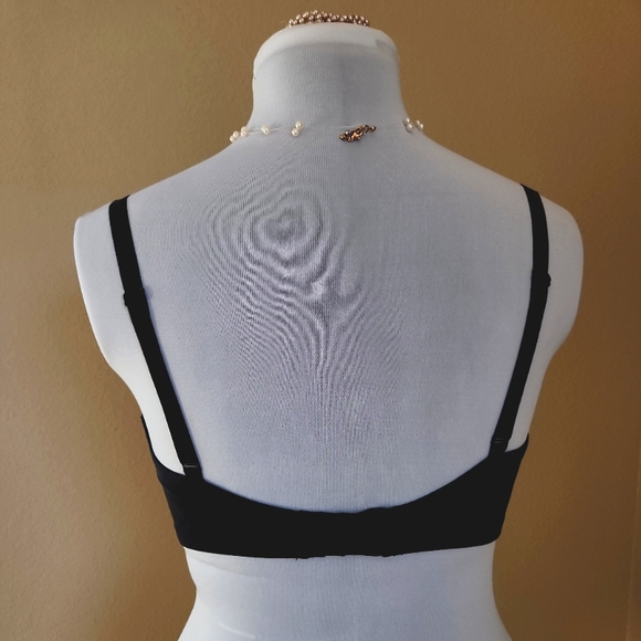 2 VS Demi The Nakeds Bras - Picture 9 of 12